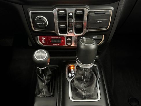 Used 2023 Jeep Gladiator Rubicon w/ LED Lighting Group AWD/4WD image 20
