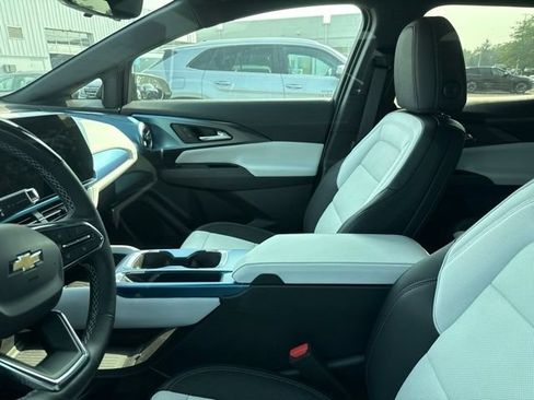 Used 2025 Chevrolet Equinox EV LT w/ Convenience Package II FWD image 10