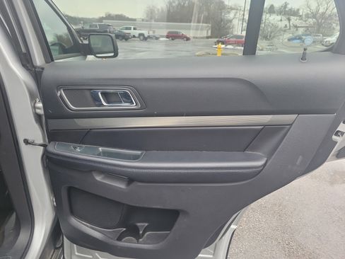 Used 2018 Ford Explorer XLT w/ Equipment Group 202A image 28