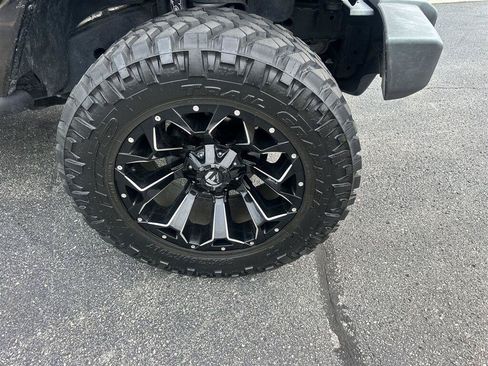 Used 2015 Jeep Wrangler Unlimited Sahara w/ Connectivity Group AWD/4WD image 12