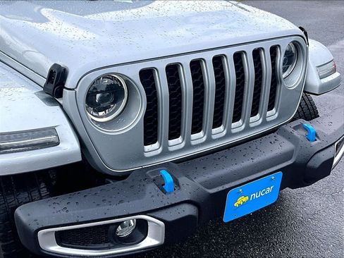 Used 2023 Jeep Wrangler Unlimited Sahara w/ Cold Weather Group AWD/4WD image 32