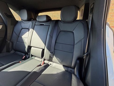 Used 2025 Porsche Cayenne image 18