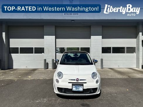 Used 2018 FIAT 500 Lounge FWD image 2