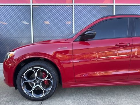 Used 2022 Alfa Romeo Stelvio Veloce image 13