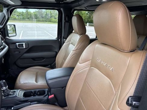 Used 2023 Jeep Wrangler Unlimited Sahara w/ Cold Weather Group AWD/4WD image 20
