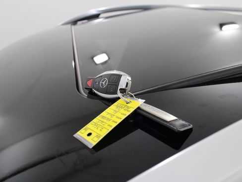 Used 2015 Mercedes-Benz GL 550 4MATIC image 15