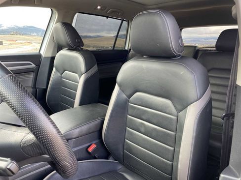 Used 2023 Volkswagen Atlas SEL Premium image 17