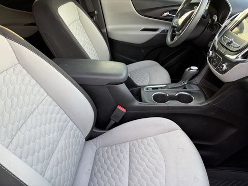 Used 2019 Chevrolet Equinox LS w/ LPO, Floor Liner Package FWD image 9