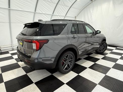 New 2026 Ford Explorer ST-Line w/ ST-Line Street Pack image 7