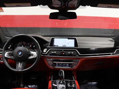 Used 2017 BMW M760i xDrive image 51