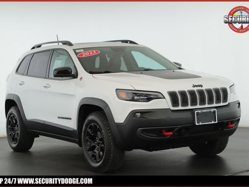Used 2023 Jeep Cherokee Trailhawk w/ Sun & Sound Group AWD/4WD image 1