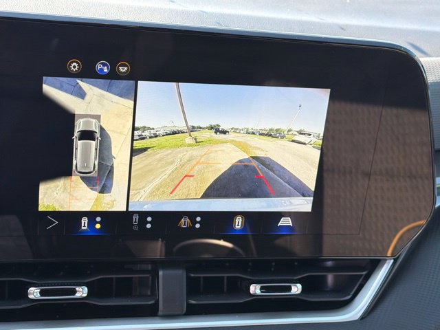 Used 2025 Chevrolet Equinox LT w/ Safety and Technology Package AWD/4WD image 25