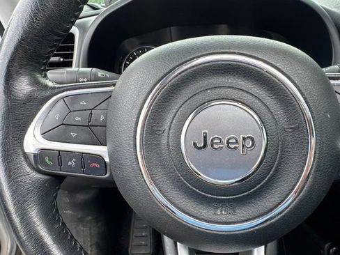 Used 2021 Jeep Renegade Latitude AWD/4WD image 31