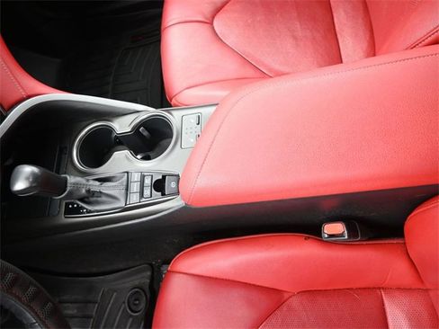 Used 2022 Toyota Camry XSE w/ Cold Weather Package image 31
