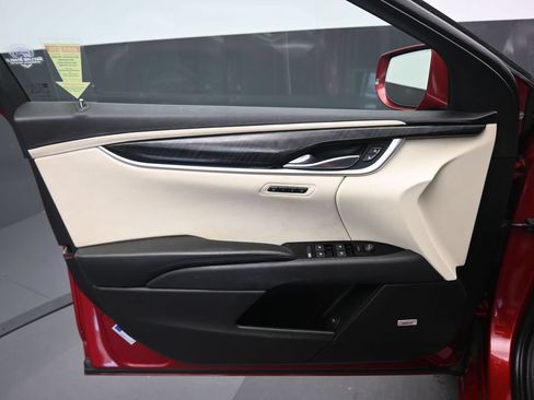 Used 2013 Cadillac XTS Platinum FWD image 9