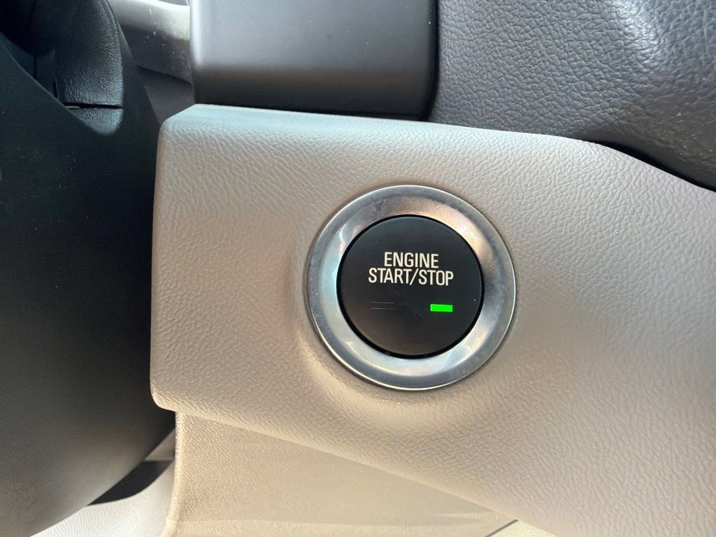 Used 2024 GMC Terrain SLE FWD image 16