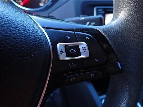 Used 2016 Volkswagen Jetta SE FWD image 19