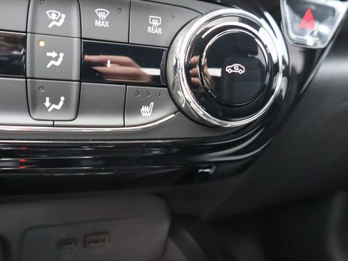 New 2026 Chevrolet Trax LT w/ Sunroof Package FWD image 14