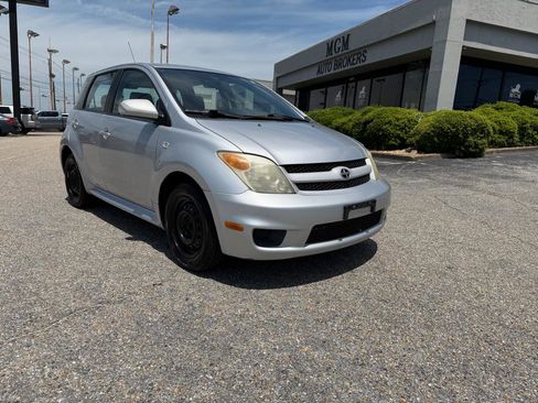Used 2006 Scion xA FWD image 2