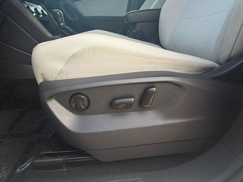 Used 2019 Volkswagen Tiguan SE FWD image 15
