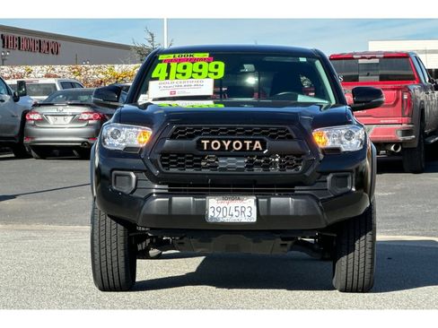 Certified 2023 Toyota Tacoma 4x4 Double Cab image 9