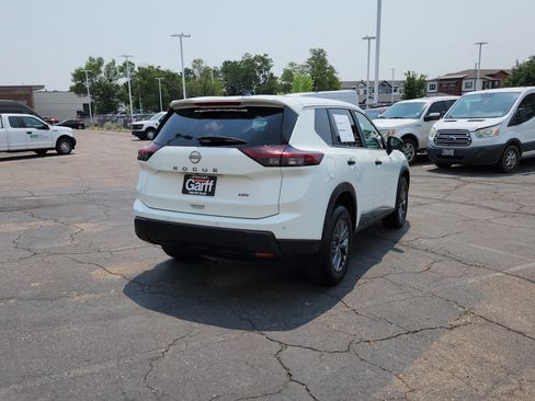 Used 2024 Nissan Rogue S AWD/4WD image 10