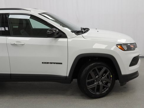 New 2026 Jeep Compass Latitude image 10