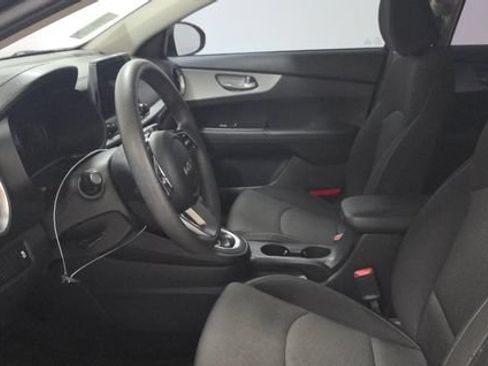 Used 2022 Kia Forte LXS FWD image 5