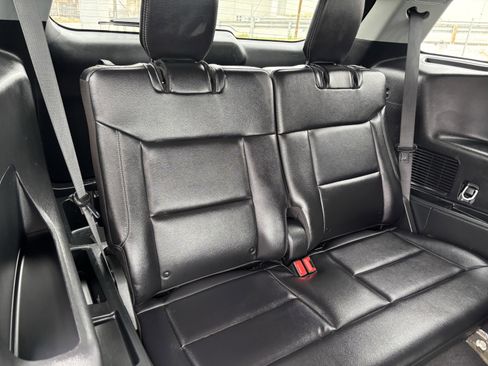 Used 2024 Ford Explorer Limited AWD/4WD image 14