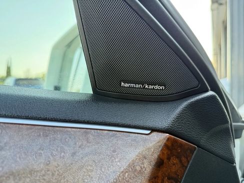 Used 2010 Mercedes-Benz E 350 Sedan image 19