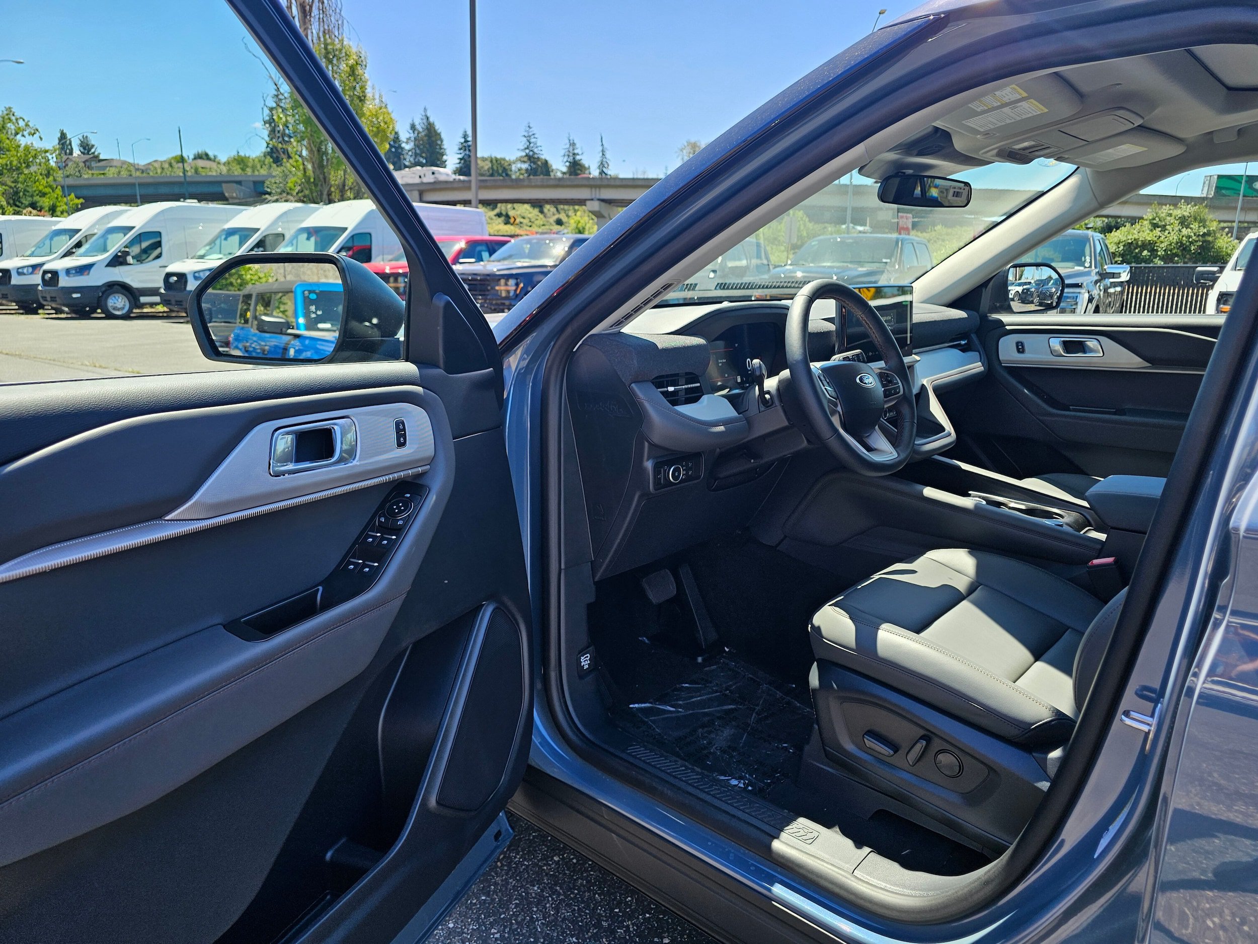 New 2026 Ford Explorer Active w/ Active Comfort Package AWD/4WD image 14