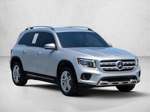 Used 2020 Mercedes-Benz GLB 250 image 2