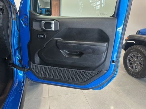 Used 2024 Jeep Wrangler Unlimited Rubicon image 48