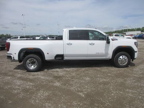 New 2026 GMC Sierra 3500 Denali w/ Denali Reserve Package AWD/4WD image 3
