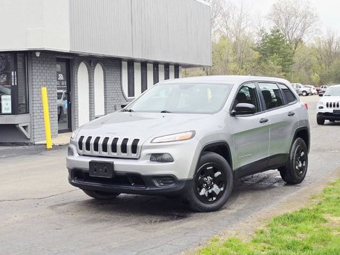 Used 2016 Jeep Cherokee Sport w/ Cold Weather Group AWD/4WD image 2