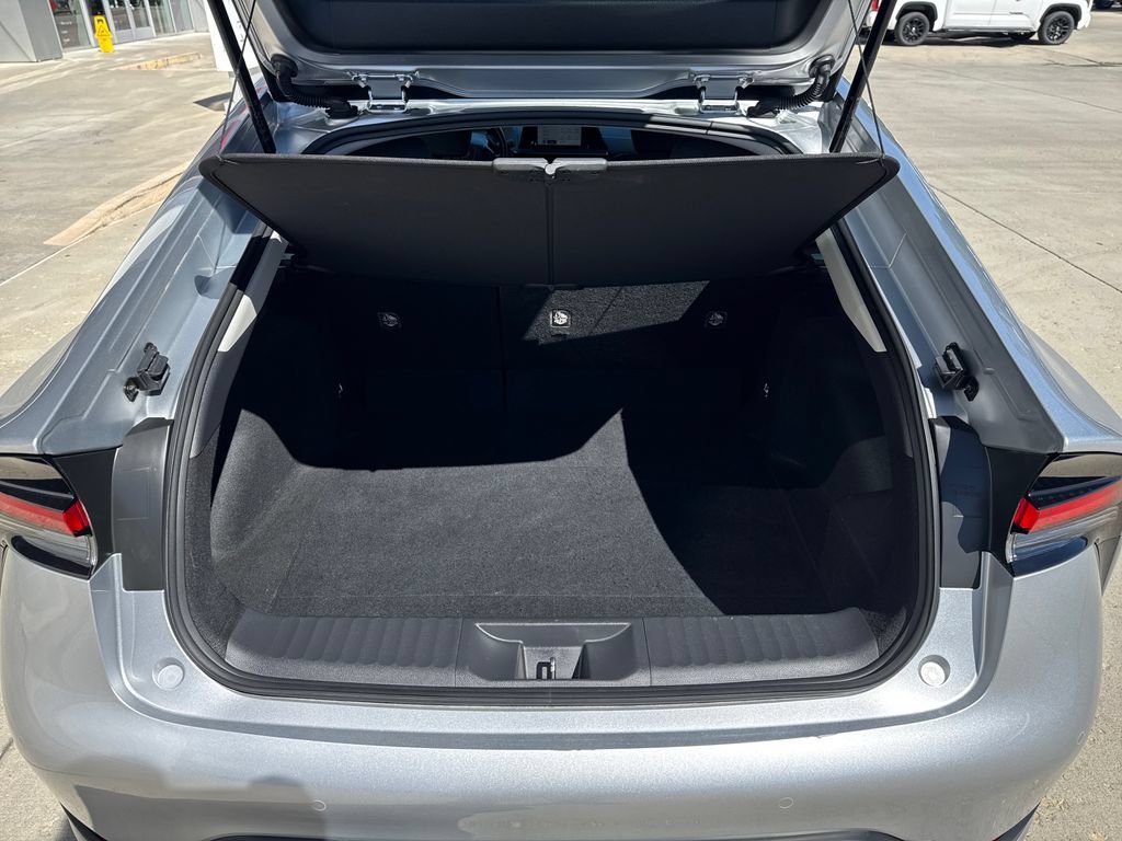 Certified 2025 Toyota Prius LE FWD image 23