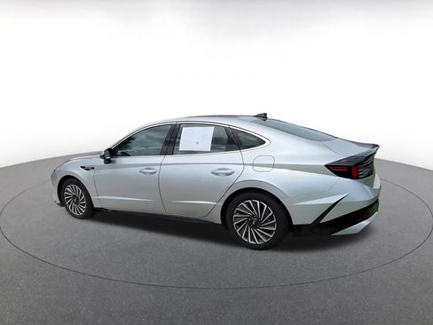 Used 2025 Hyundai Sonata SEL FWD image 11