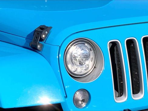 Certified 2017 Jeep Wrangler Unlimited Sahara w/ Dual Top Group image 24