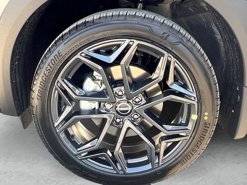 New 2026 Nissan Kicks SR image 23