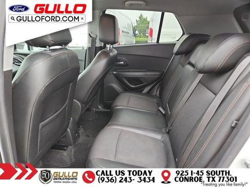 Used 2017 Chevrolet Trax LT w/ LT Convenience Package FWD image 14