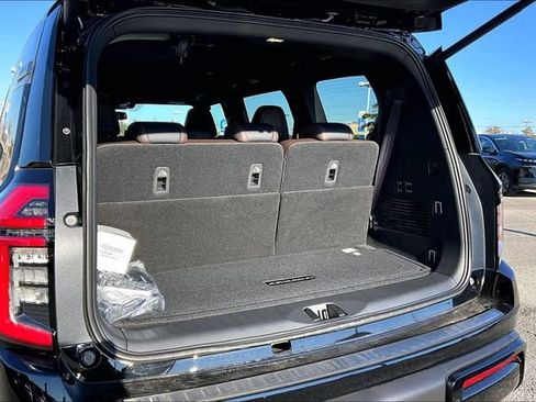 New 2026 Nissan Armada SL image 23