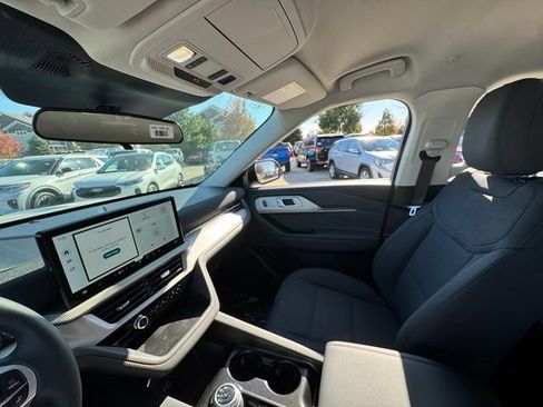 New 2026 Ford Explorer Active AWD/4WD image 35