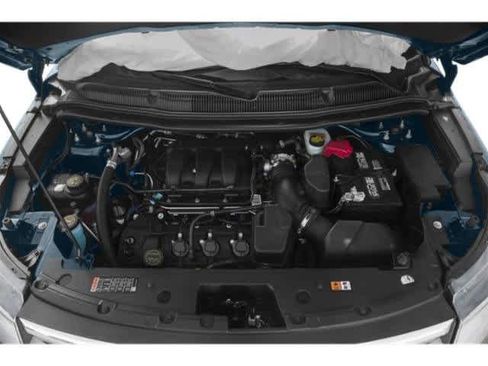 Used 2018 Ford Explorer XLT w/ Equipment Group 202A image 15