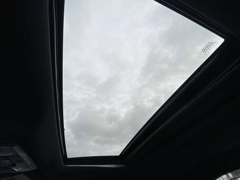 Used 2023 Toyota Tacoma Limited w/ Black Out Package (TMS) image 27