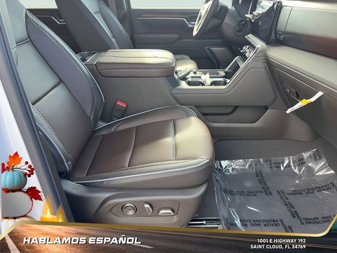 New 2026 GMC Sierra 3500 Denali w/ Denali Reserve Package image 18