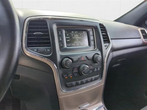 Used 2017 Jeep Grand Cherokee Laredo w/ Quick Order Package 2BE image 14