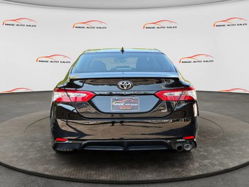Used 2020 Toyota Camry SE FWD image 9