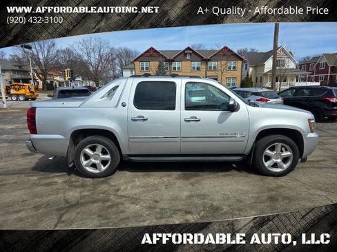 Used 2013 Chevrolet Avalanche LTZ image 1