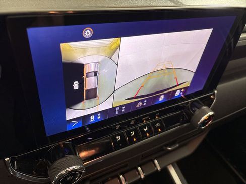 Used 2023 Chevrolet Colorado Trail Boss w/ Technology Package image 37