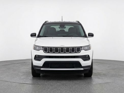 Used 2025 Jeep Compass Limited AWD/4WD image 2